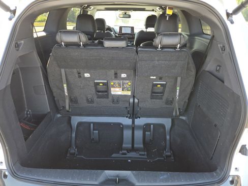 Used 2023 Toyota Sienna XSE FWD image 24
