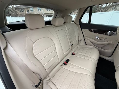 Used 2018 Mercedes-Benz GLC 300 4MATIC image 19