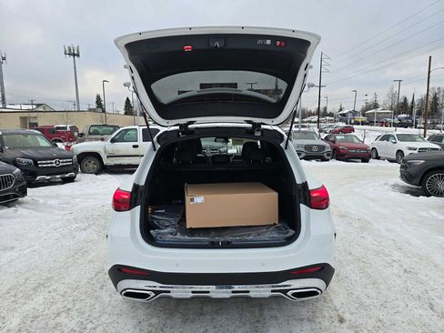 Used 2025 Mercedes-Benz GLC 350e 4MATIC image 10