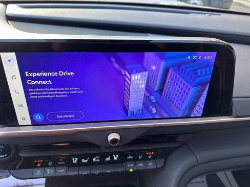 Used 2025 Toyota Crown Signia Limited image 22