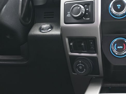 Used 2021 Ford F250 Lariat AWD/4WD image 38