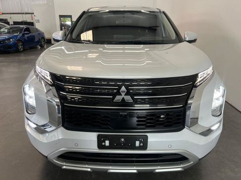 Used 2023 Mitsubishi Outlander SE FWD image 5