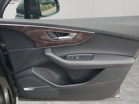 Used 2020 Audi Q7 3.0T Prestige image 13