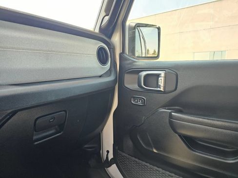 Used 2025 Jeep Wrangler Unlimited Sport AWD/4WD image 27