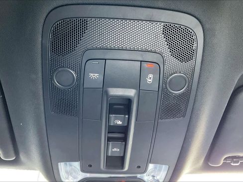 Used 2020 Audi Q3 2.0T Premium w/ Convenience Package image 31