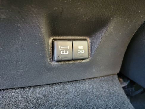 Used 2025 Toyota Camry LE image 12