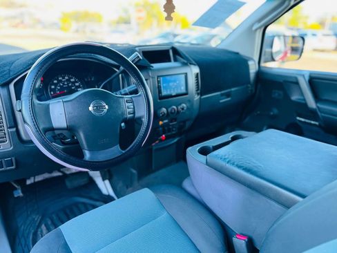 Used 2005 Nissan Titan XE image 10