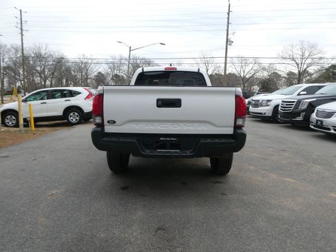 Used 2021 Toyota Tacoma SR image 6