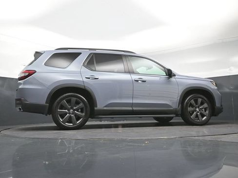 Used 2025 Honda Pilot Sport image 30