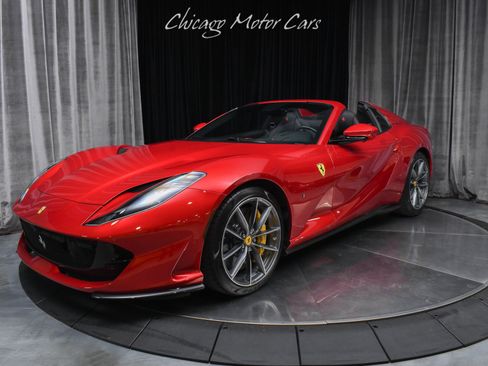Used 2023 Ferrari 812 GTS RWD image 2