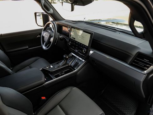 Used 2025 Lexus GX 550 w/ Accessory Package (Z1) image 41