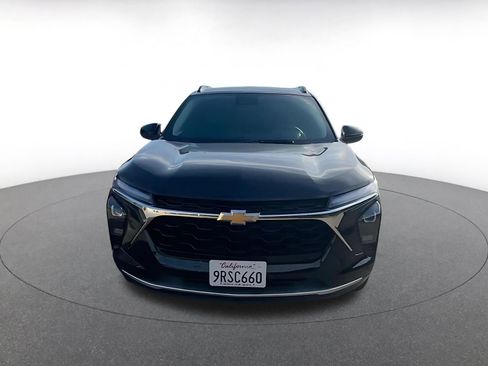 Used 2025 Chevrolet Trax LT image 4