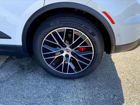 New 2025 Porsche Macan 4S Electric image 16