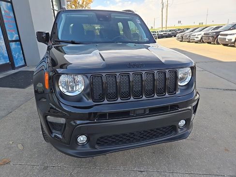 Used 2023 Jeep Renegade Altitude w/ Sun/Sound Group image 16