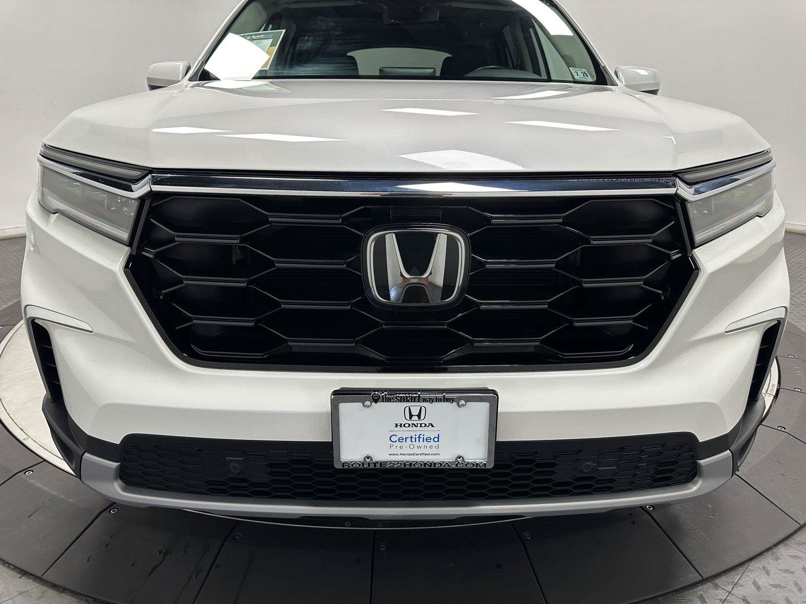 Used 2025 Honda Pilot Touring image 5
