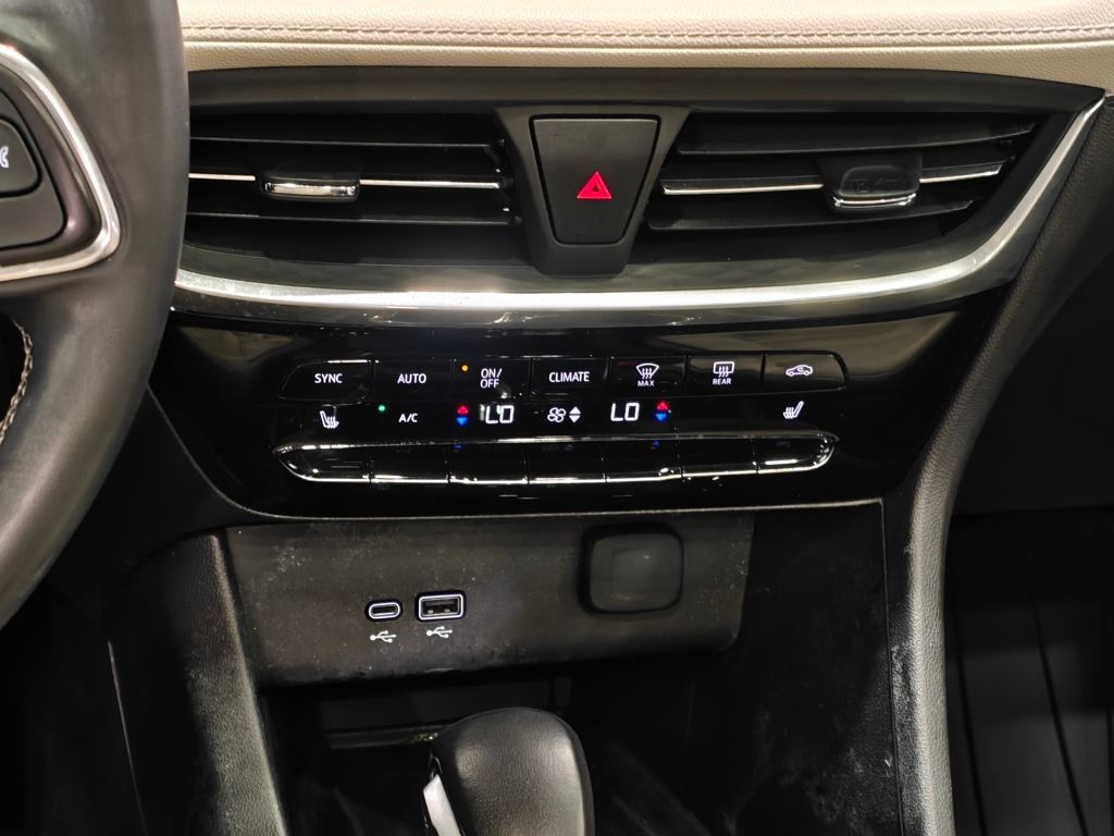 Used 2024 Buick Encore GX Avenir w/ Avenir Technology Package AWD/4WD image 8