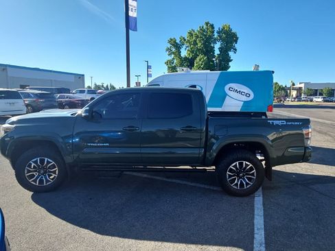 Used 2021 Toyota Tacoma TRD Sport w/ Technology Package image 5