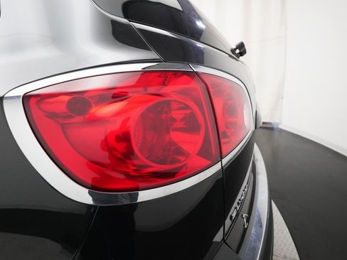 Used 2010 Buick Enclave CXL image 33