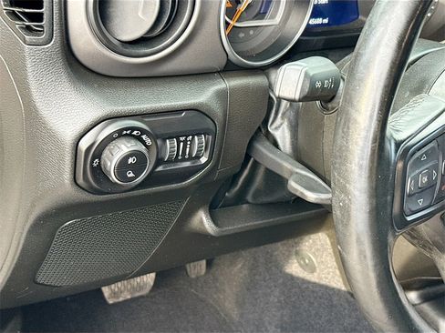 Used 2022 Jeep Gladiator Sport image 17