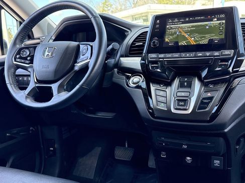 Used 2024 Honda Odyssey Touring image 4