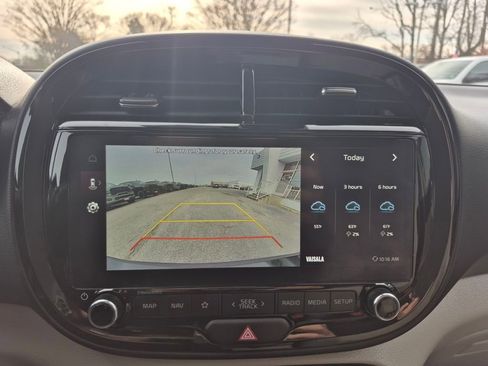 Used 2025 Kia Soul EX image 17