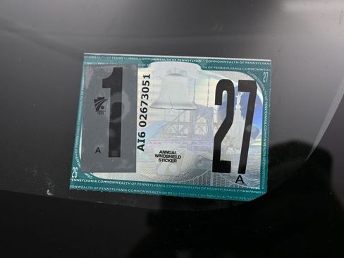 Used 2022 Tesla Model Y Long Range image 8