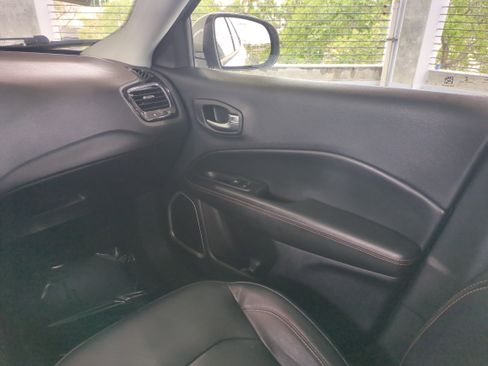 Certified 2018 Jeep Compass Limited w/ Navigation Group image 17