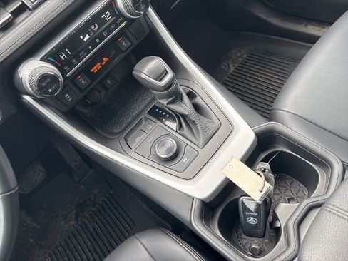 Certified 2021 Toyota RAV4 XLE Premium image 33