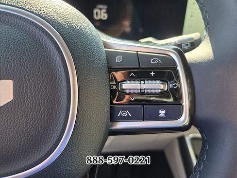 Used 2026 Kia Carnival EX FWD image 28