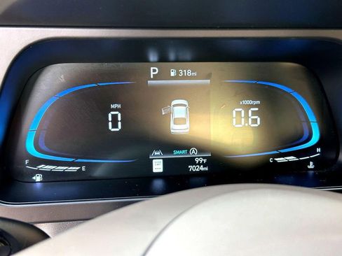 Used 2025 Hyundai Elantra SE w/ Cargo Package image 19