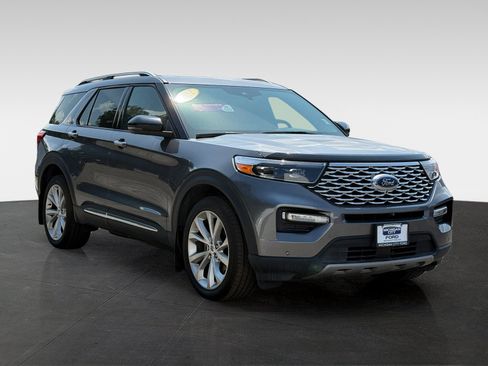 Used 2022 Ford Explorer Platinum w/ Equipment Group 601A AWD/4WD image 3