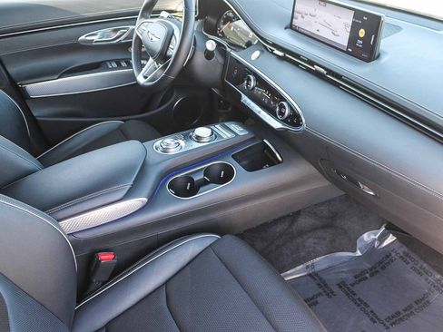 Used 2023 Genesis GV70 2.5T w/ Sport Prestige Package image 17