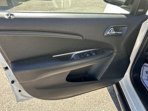 Used 2020 Dodge Journey Crossroad w/ Popular Equipment Group FWD image 11