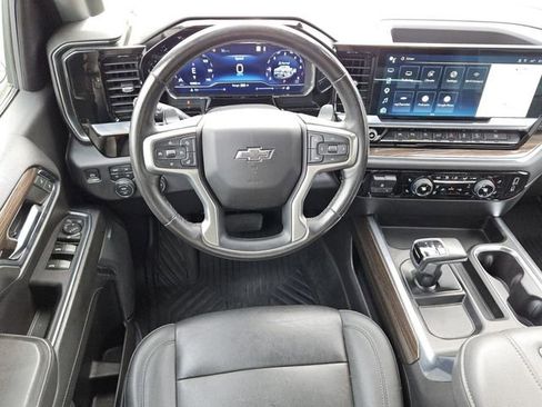 Used 2022 Chevrolet Silverado 1500 RST image 5