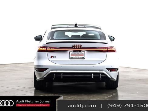 Used 2025 Audi S6 e-tron Premium w/ Convenience Package image 5