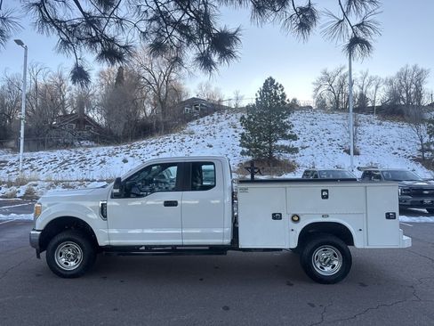 Used 2017 Ford F350 XL image 4