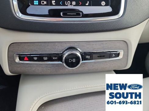Used 2025 Volvo XC90 B6 Plus w/ Protection Package Premier image 22