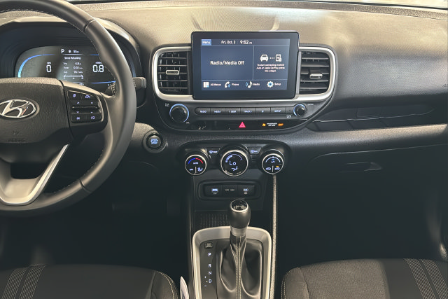 Certified 2024 Hyundai Venue SEL FWD image 13