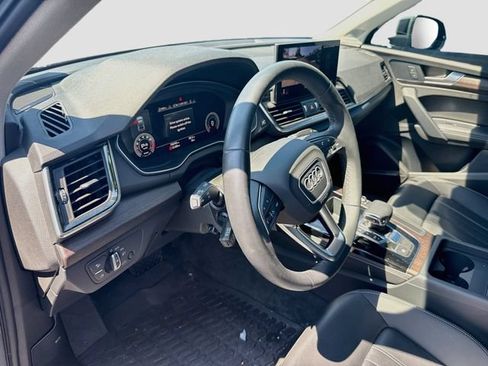 Used 2023 Audi Q5 2.0T Premium Plus w/ Premium Plus Package AWD/4WD image 13