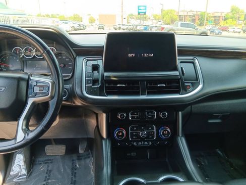 Used 2021 Chevrolet Tahoe Z71 w/ Z71 Signature Package AWD/4WD image 17