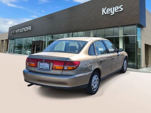 Used 2001 Saturn L-Series L200 image 4