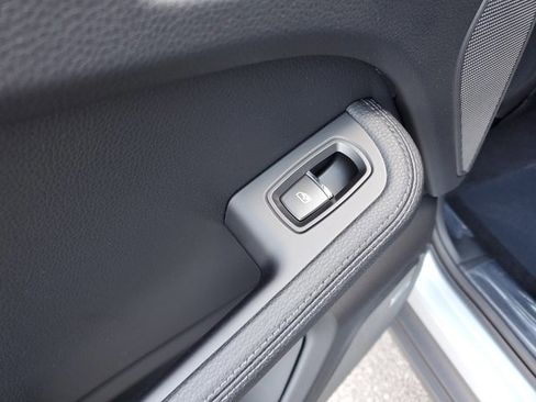 Used 2025 Porsche Macan image 21