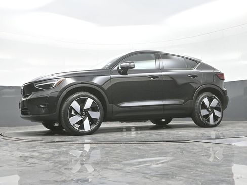 Used 2023 Volvo C40 P8 Recharge Ultimate image 19