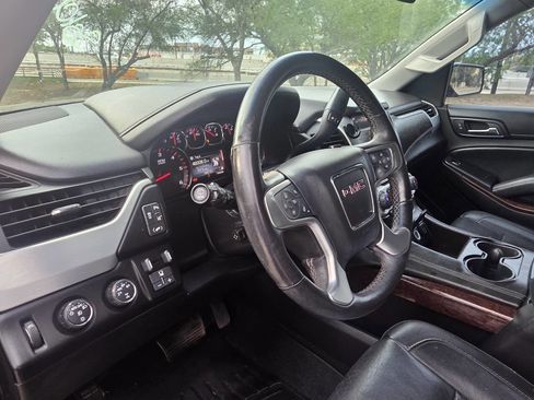 Used 2015 GMC Yukon SLT w/ HD Trailering Package image 12