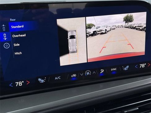 New 2026 Chevrolet Traverse LT image 16