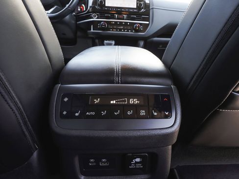 Used 2023 Nissan Pathfinder Platinum AWD/4WD image 37