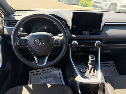 Used 2025 Toyota RAV4 SE AWD/4WD image 22