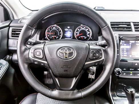 Used 2015 Toyota Camry SE FWD image 22