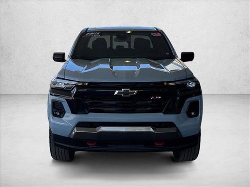 Used 2025 Chevrolet Colorado Z71 w/ Technology Package AWD/4WD image 7