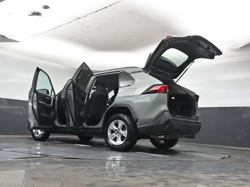 Used 2020 Toyota RAV4 XLE FWD image 42